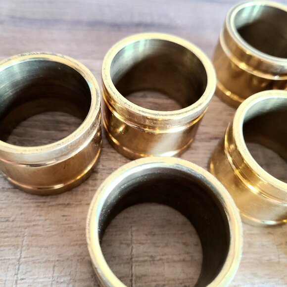 Set of 8 brass napkin rings. - Picture 3 of 3